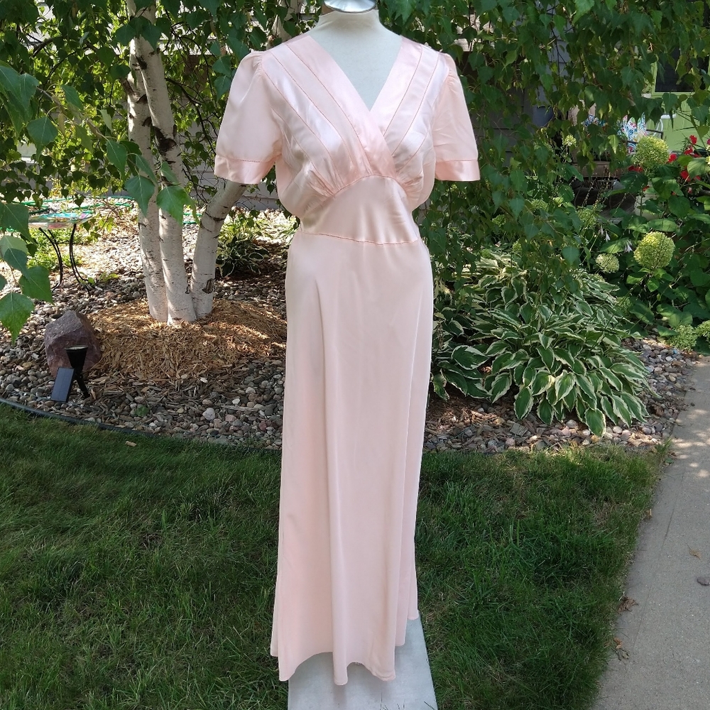 stunning VINTAGE GLAMOUR NIGHTGOWN M